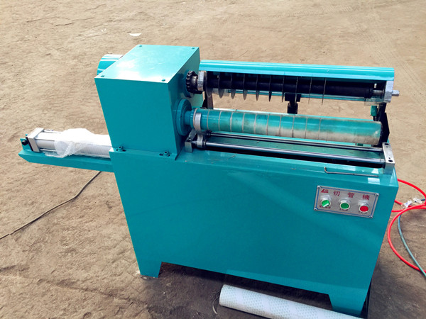 Automatic paper core cutting machine